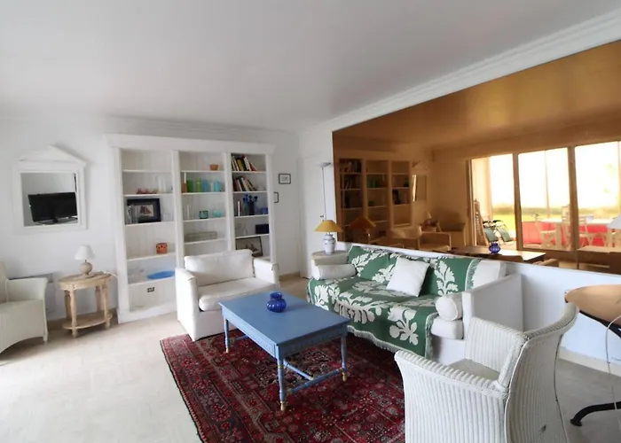 Spacieux 95m2 Au Pied De La Avec Jardin Et Parking - Fr-1-494-70 Apartment Royan