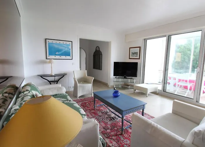 Spacieux 95m2 Au Pied De La Avec Jardin Et Parking - Fr-1-494-70 Apartment Royan