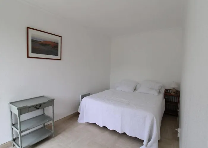 Apartment Spacieux 95m2 Au Pied De La Avec Jardin Et Parking - Fr-1-494-70