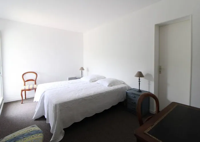 Spacieux 95m2 Au Pied De La Avec Jardin Et Parking - Fr-1-494-70 Apartment Royan